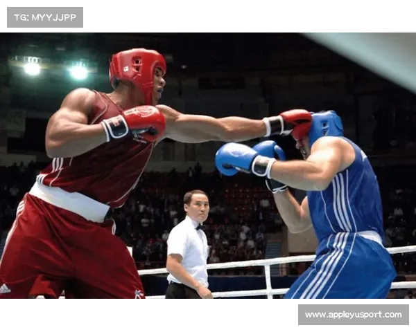 土耳其东道主拳手卡兹甘裸拳赛眉弓见血，仍判定获胜